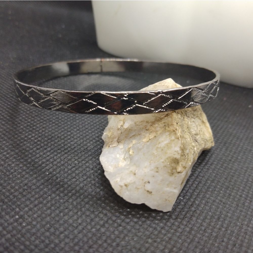 3/$20‎ Silver tone tribal bracelet bangle